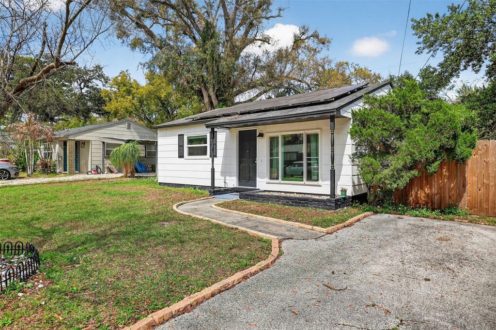 Image 3 of property listing at 306 E HYDRANGIA STREET, Tampa, FL 33612