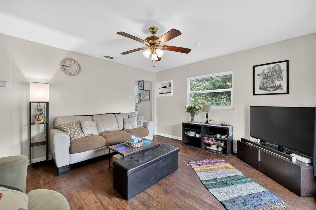 Image 5 of property listing at 306 E HYDRANGIA STREET, Tampa, FL 33612