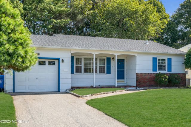 4 Chancellor Court, Toms River, NJ 08757