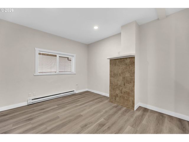 647 Se RUSSELL St, Camas, WA 98607