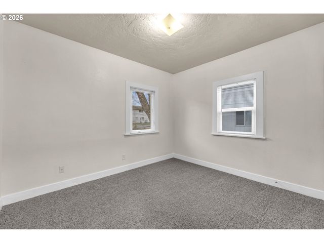 647 Se RUSSELL St, Camas, WA 98607