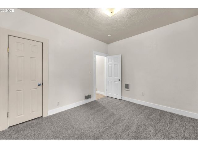 647 Se RUSSELL St, Camas, WA 98607