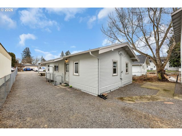 647 Se RUSSELL St, Camas, WA 98607
