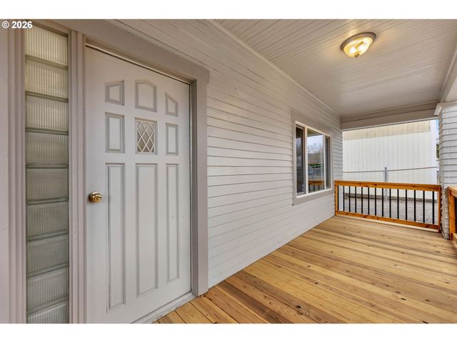 647 Se RUSSELL St, Camas, WA 98607