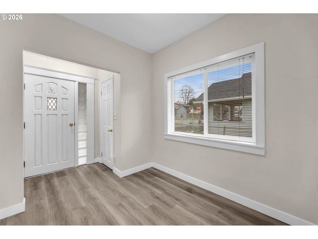 647 Se RUSSELL St, Camas, WA 98607