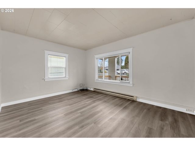 647 Se RUSSELL St, Camas, WA 98607