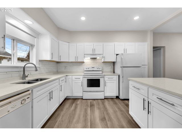 647 Se RUSSELL St, Camas, WA 98607