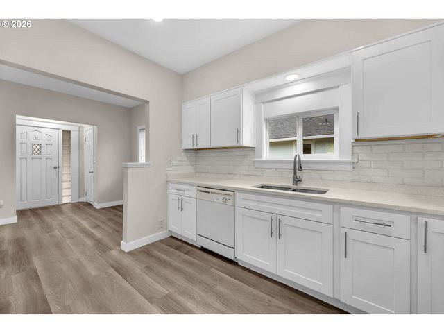 647 Se RUSSELL St, Camas, WA 98607