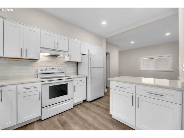 647 Se RUSSELL St, Camas, WA 98607