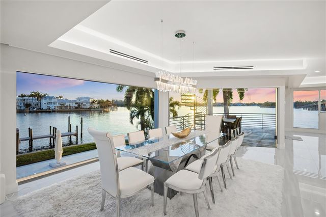 1400 SIESTA DRIVE, Sarasota, FL 34239