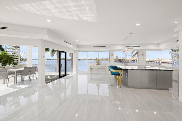 1400 SIESTA DRIVE, Sarasota, FL 34239