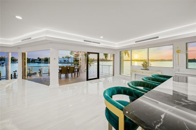 1400 SIESTA DRIVE, Sarasota, FL 34239