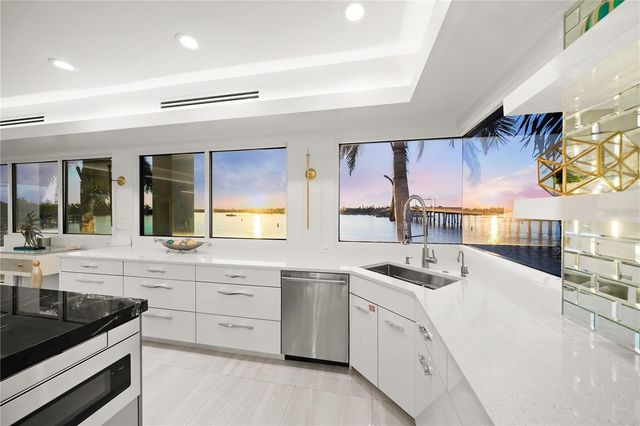 1400 SIESTA DRIVE, Sarasota, FL 34239