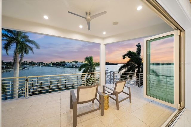 1400 SIESTA DRIVE, Sarasota, FL 34239