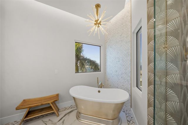 1400 SIESTA DRIVE, Sarasota, FL 34239