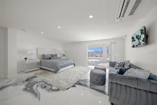 1400 SIESTA DRIVE, Sarasota, FL 34239