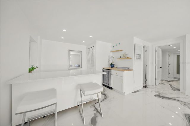 1400 SIESTA DRIVE, Sarasota, FL 34239