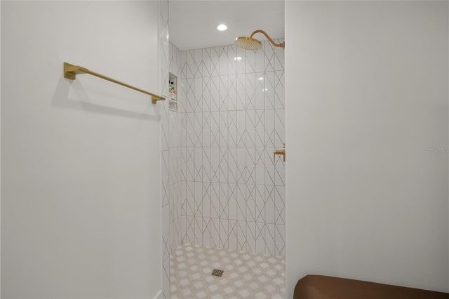 1400 SIESTA DRIVE, Sarasota, FL 34239