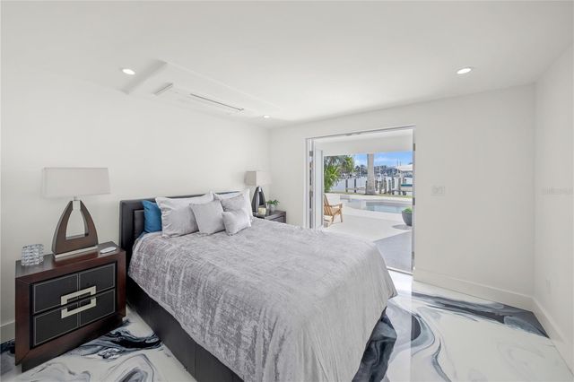 1400 SIESTA DRIVE, Sarasota, FL 34239