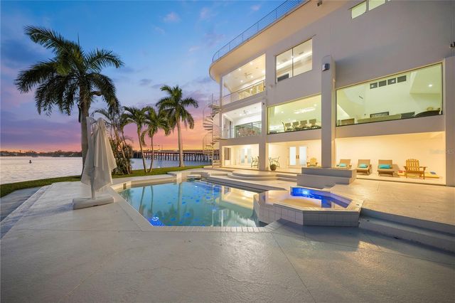 1400 SIESTA DRIVE, Sarasota, FL 34239