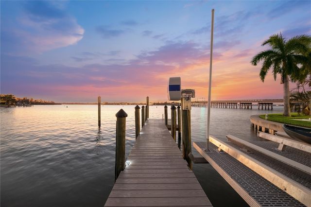 1400 SIESTA DRIVE, Sarasota, FL 34239