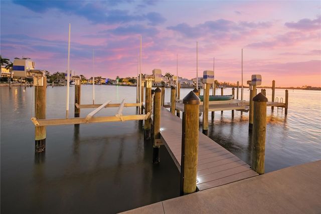 1400 SIESTA DRIVE, Sarasota, FL 34239