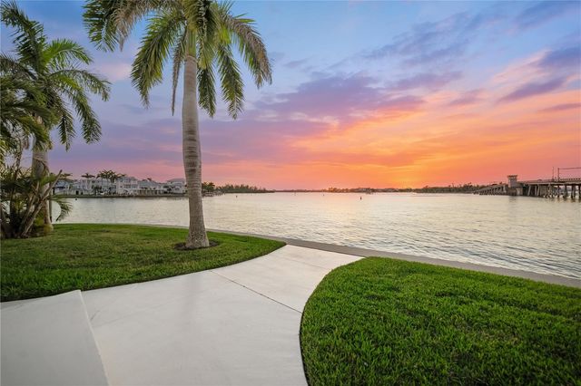 1400 SIESTA DRIVE, Sarasota, FL 34239