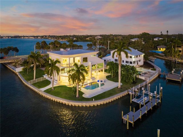 1400 SIESTA DRIVE, Sarasota, FL 34239