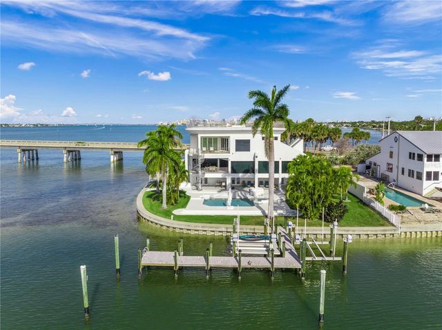 1400 SIESTA DRIVE, Sarasota, FL 34239