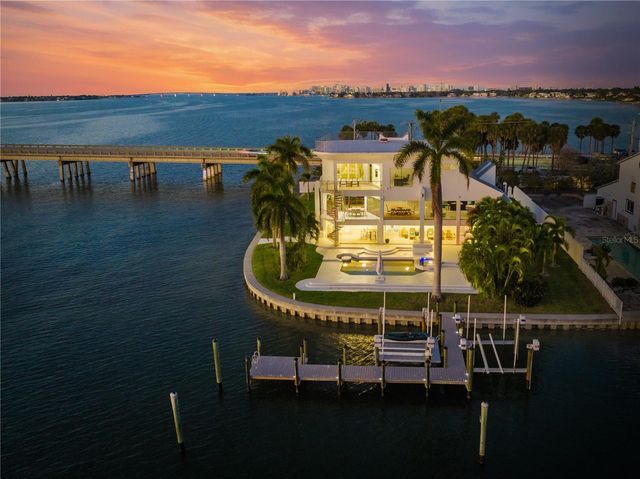 1400 SIESTA DRIVE, Sarasota, FL 34239