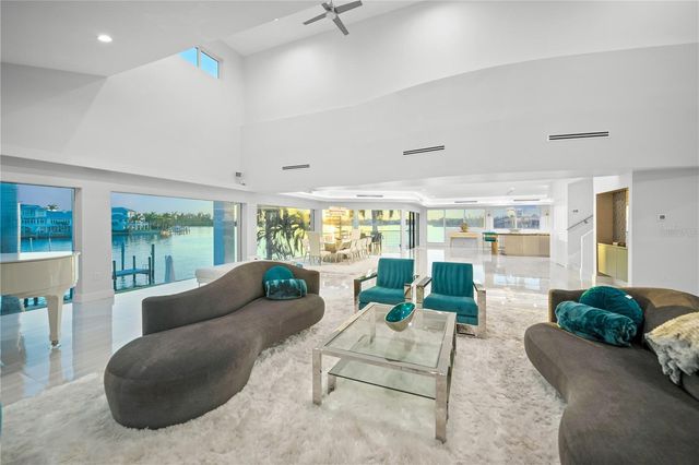 1400 SIESTA DRIVE, Sarasota, FL 34239