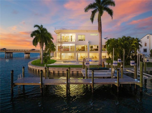 1400 SIESTA DRIVE, Sarasota, FL 34239