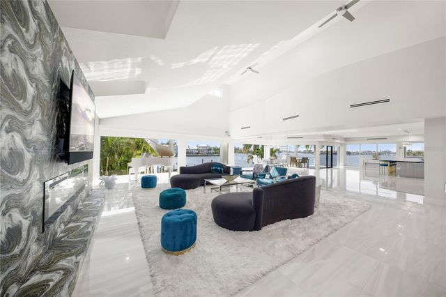 1400 SIESTA DRIVE, Sarasota, FL 34239