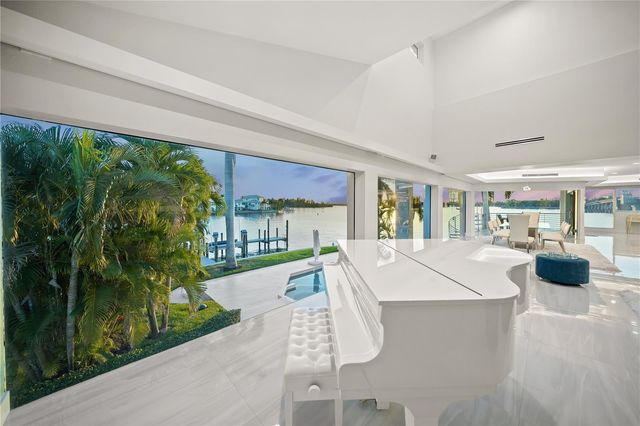 1400 SIESTA DRIVE, Sarasota, FL 34239