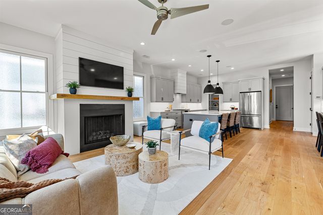 185 Central Avenue, Fayetteville, GA 30214