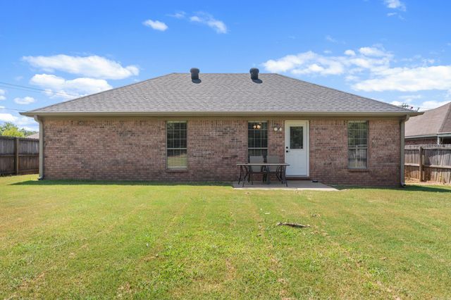 1910 Donaghey Avenue, Conway, AR 72032