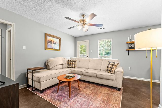 1910 Donaghey Avenue, Conway, AR 72032