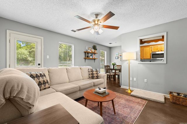 1910 Donaghey Avenue, Conway, AR 72032