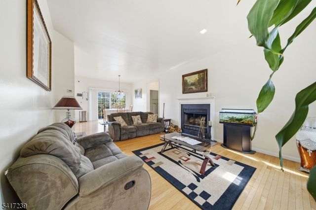 15 Dana Dr, Andover Twp., NJ 07848