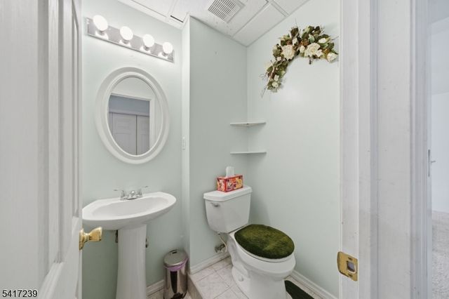 15 Dana Dr, Andover Twp., NJ 07848