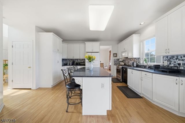 15 Dana Dr, Andover Twp., NJ 07848