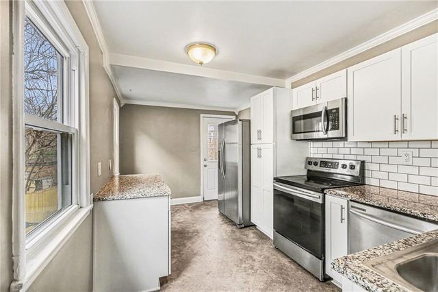 4304 HOLMES Street, Kansas City, MO 64110