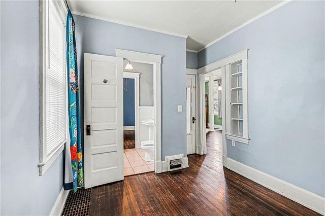 4304 HOLMES Street, Kansas City, MO 64110