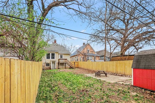 4304 HOLMES Street, Kansas City, MO 64110