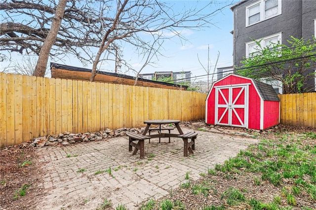 4304 HOLMES Street, Kansas City, MO 64110