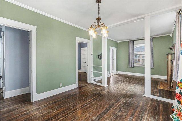 4304 HOLMES Street, Kansas City, MO 64110