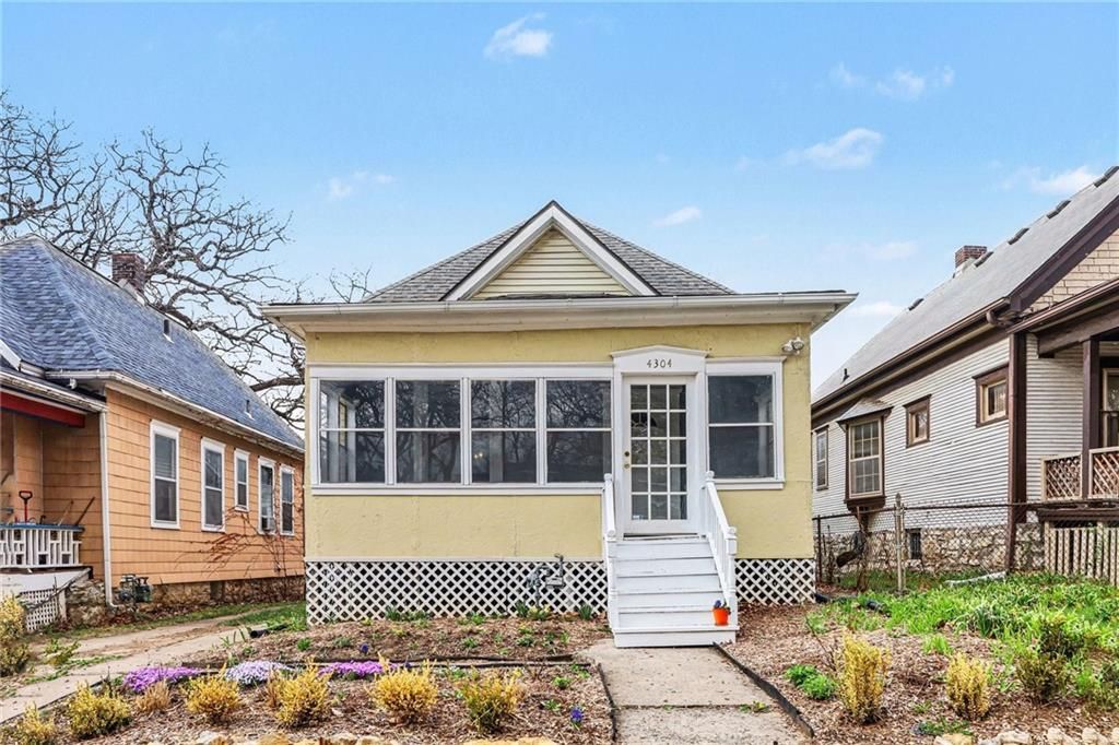4304 HOLMES Street, Kansas City, MO 64110