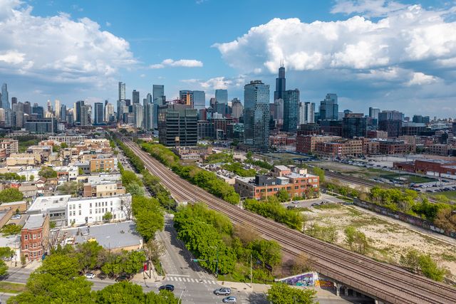 1347 W Grand Avenue 3S, Chicago, IL 60642
