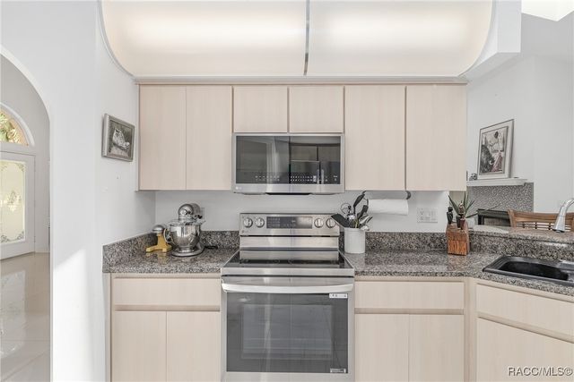 90 Winding River Lane, Inglis, FL 34449