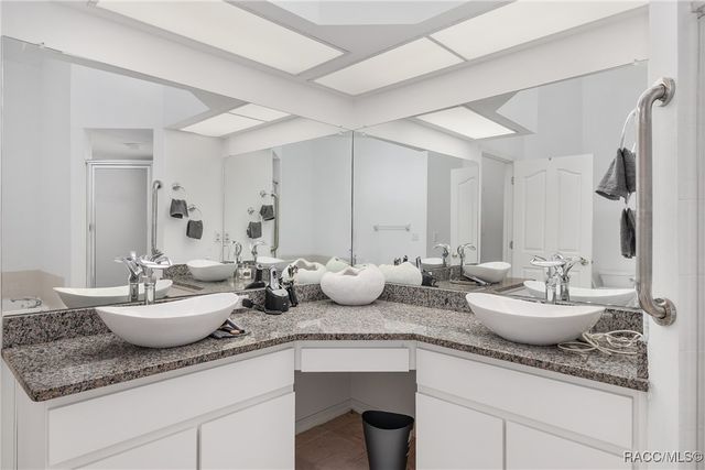 90 Winding River Lane, Inglis, FL 34449